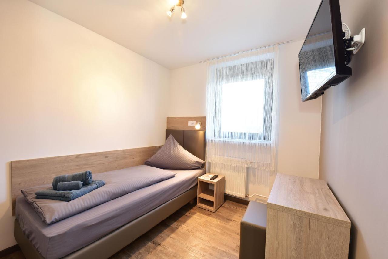 1A Gaestehaus Am Hafen 纽伦堡 外观 照片